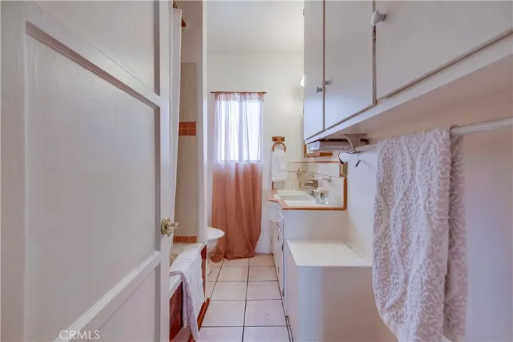 10215 Fernglen Avenue, Tujunga, California 91042