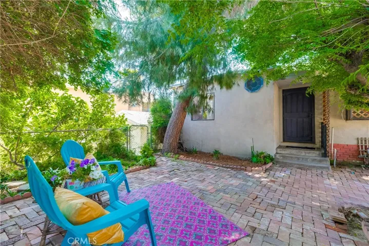 10215 Fernglen Avenue, Tujunga, California 91042