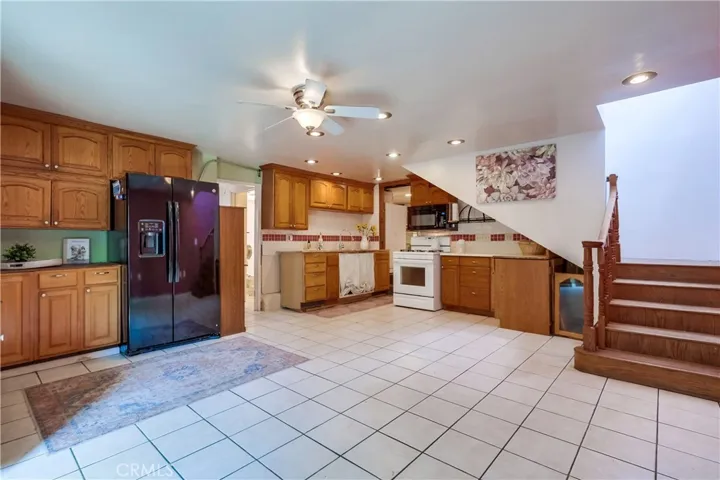 10215 Fernglen Avenue, Tujunga, California 91042