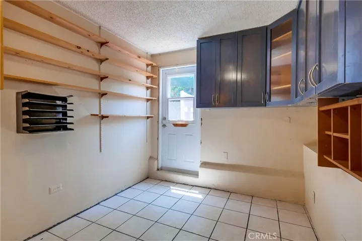 10215 Fernglen Avenue, Tujunga, California 91042