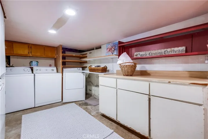 10215 Fernglen Avenue, Tujunga, California 91042