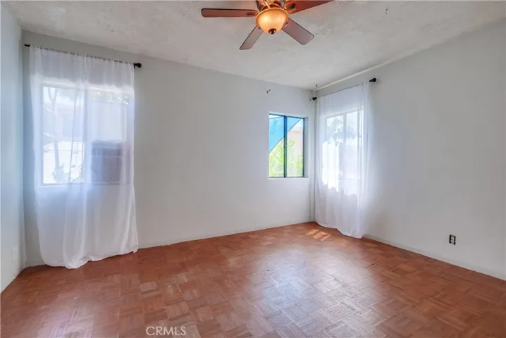 10215 Fernglen Avenue, Tujunga, California 91042