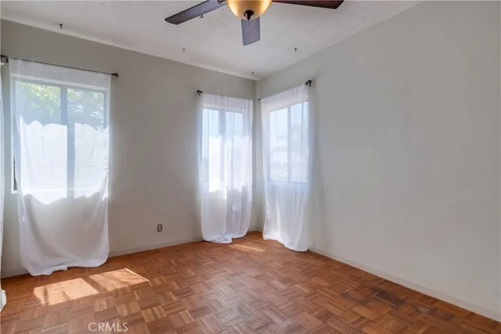 10215 Fernglen Avenue, Tujunga, California 91042
