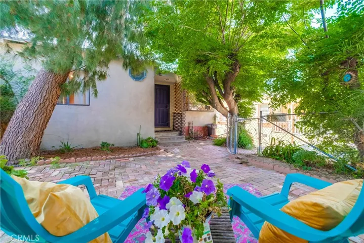 10215 Fernglen Avenue, Tujunga, California 91042