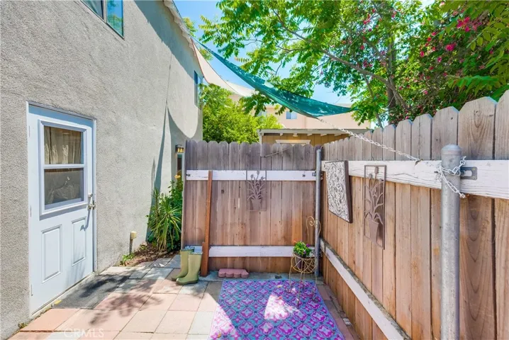 10215 Fernglen Avenue, Tujunga, California 91042