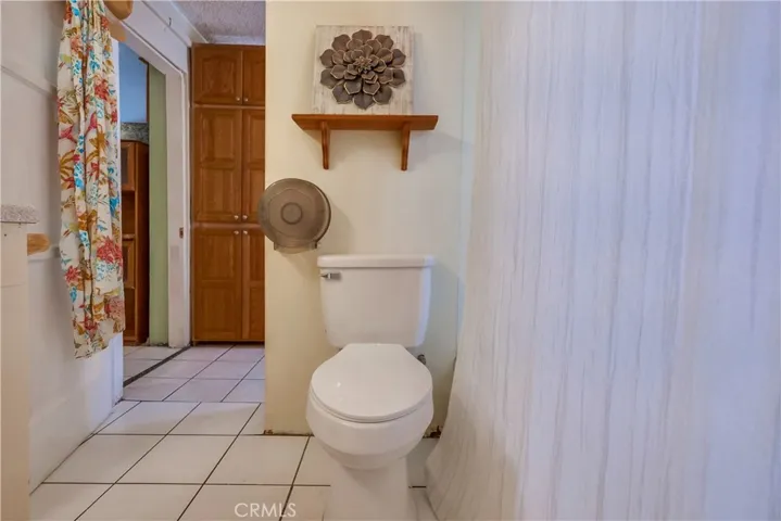 10215 Fernglen Avenue, Tujunga, California 91042