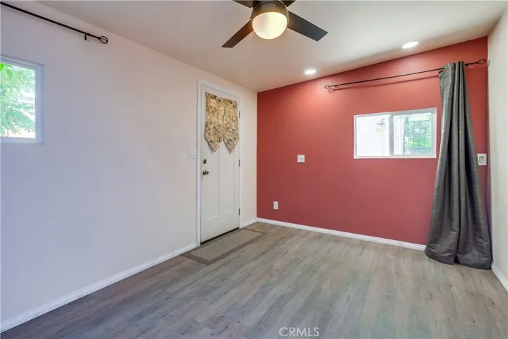 10215 Fernglen Avenue, Tujunga, California 91042