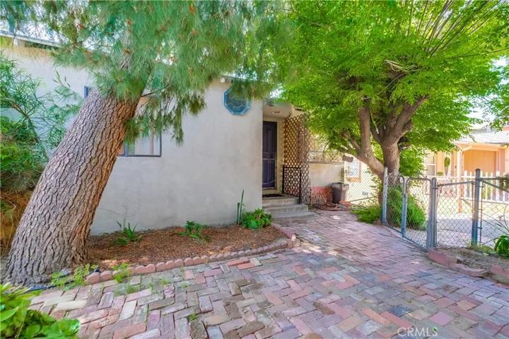 10215 Fernglen Avenue, Tujunga, California 91042