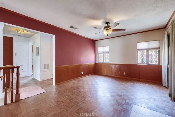 10215 Fernglen Avenue, Tujunga, California 91042