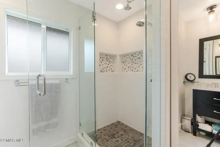 388 Calle Higuera Camarillo CA-large-024