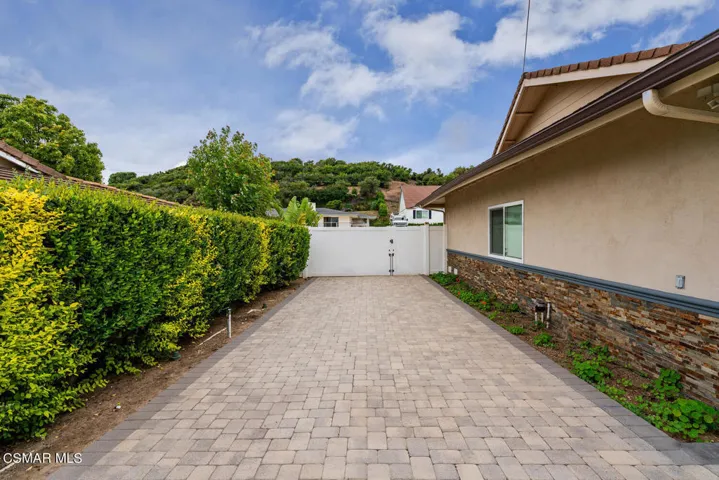 388 Calle Higuera Camarillo CA-large-037