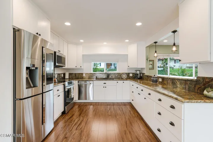 388 Calle Higuera Camarillo CA-large-013
