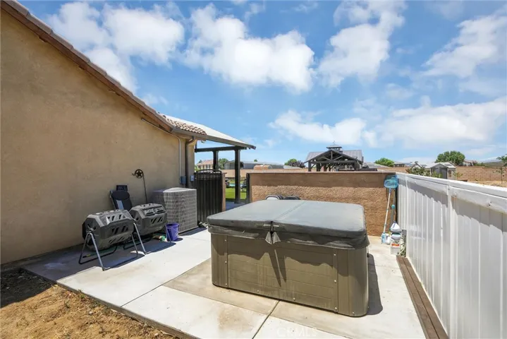 1635 E Whitlatch Drive, Lancaster, California 93535