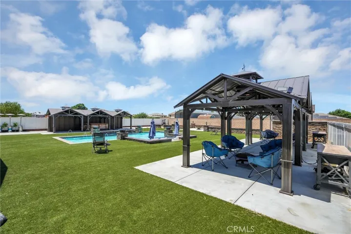 1635 E Whitlatch Drive, Lancaster, California 93535