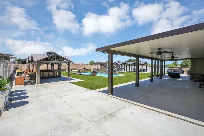 1635 E Whitlatch Drive, Lancaster, California 93535