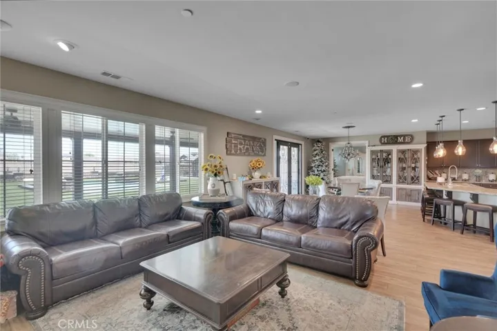1635 E Whitlatch Drive, Lancaster, California 93535