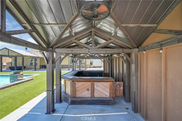 1635 E Whitlatch Drive, Lancaster, California 93535