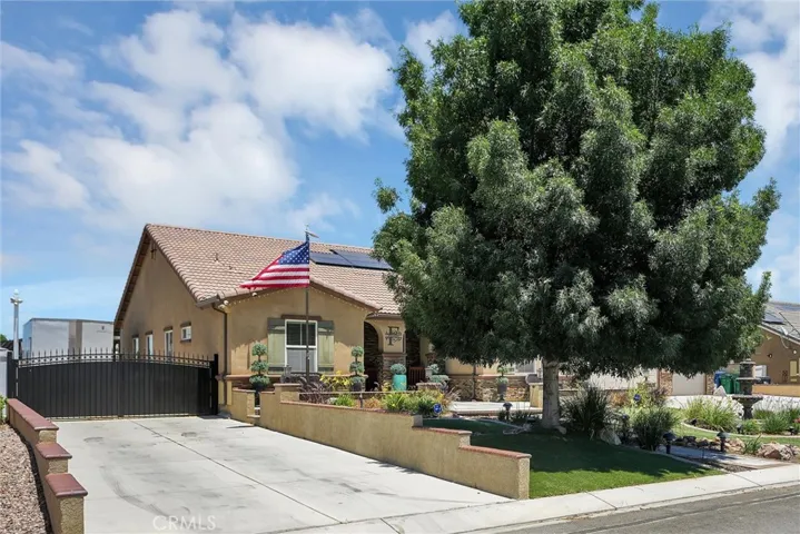 1635 E Whitlatch Drive, Lancaster, California 93535