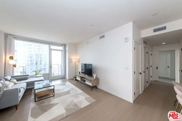 1050 S Grand Avenue 1803, Los Angeles, California 90015