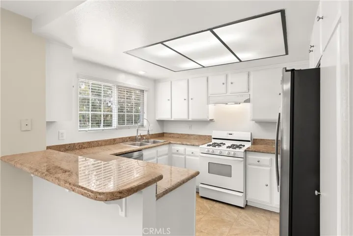 11 Woodleaf, Irvine, California 92614