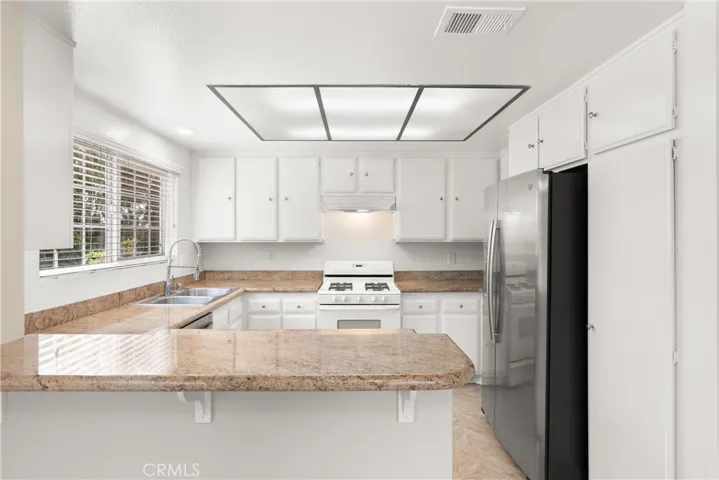 11 Woodleaf, Irvine, California 92614