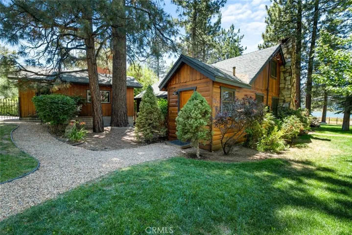 124 Lake Drive, Big Bear Lake, California 92315