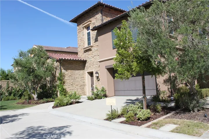 21 Triana, Irvine, California 92618
