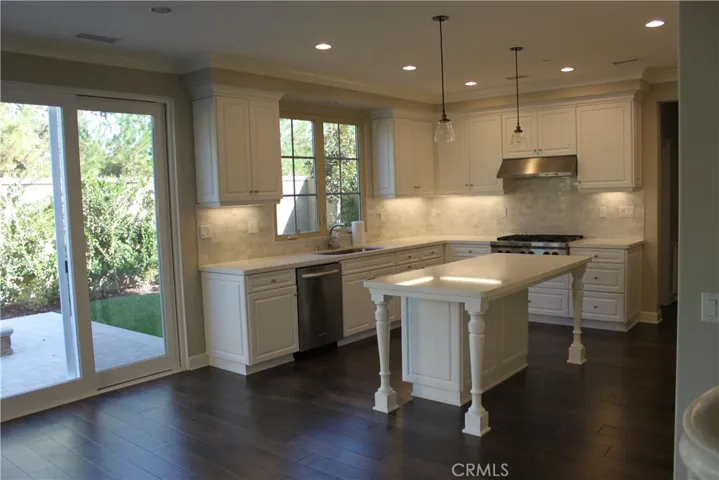 21 Triana, Irvine, California 92618