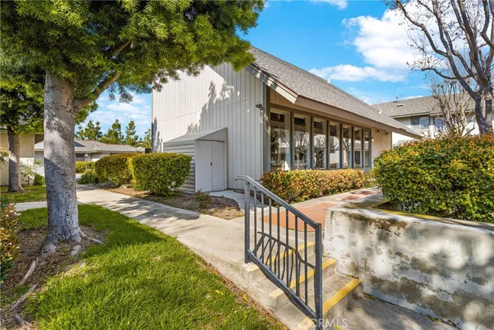 17482 Via Lindo 117, Tustin, California 92780