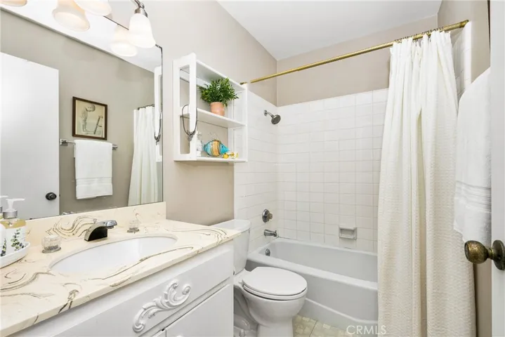17482 Via Lindo 117, Tustin, California 92780