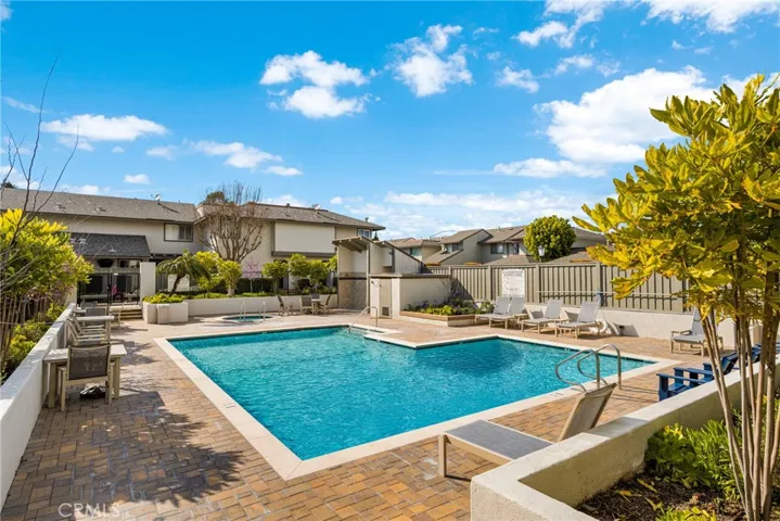 17482 Via Lindo 117, Tustin, California 92780