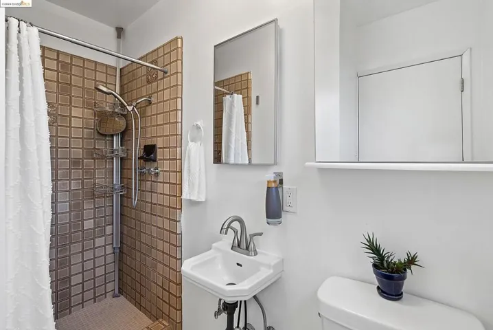 3141 64th Avenue, Oakland, California 94605