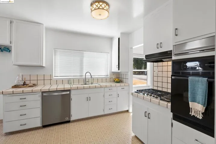 3141 64th Avenue, Oakland, California 94605