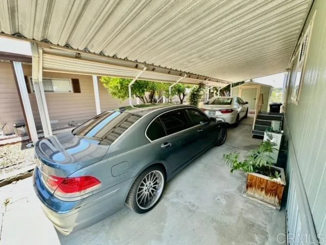 Room for 3 cars!