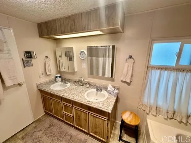 Master Bath/Spa