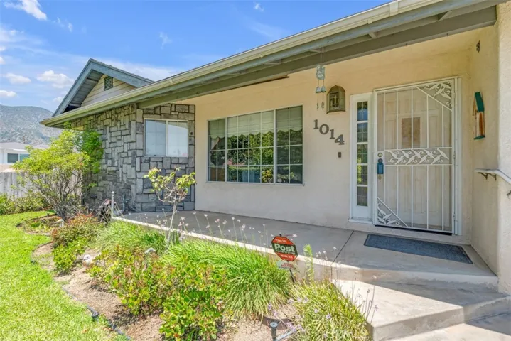 1014 Livermont Lane, Duarte, California 91010