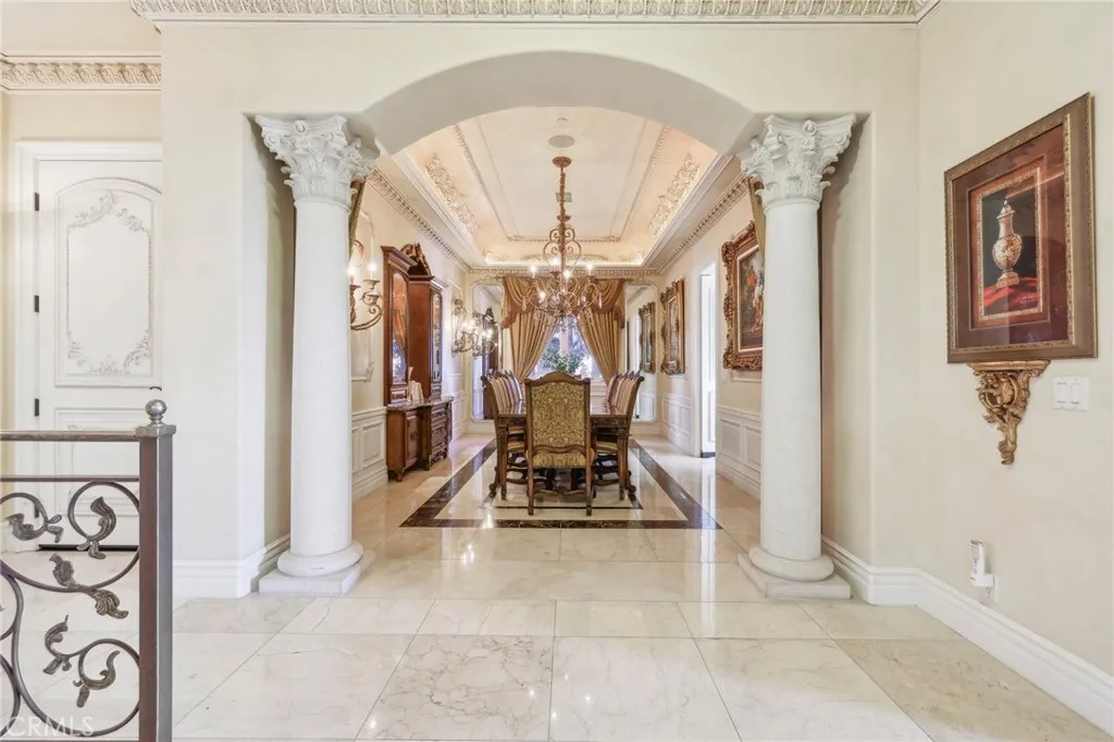 Grand entrance to the Dining Room.