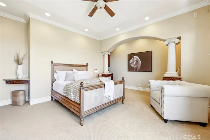 Secondary Bedroom has ocean view!