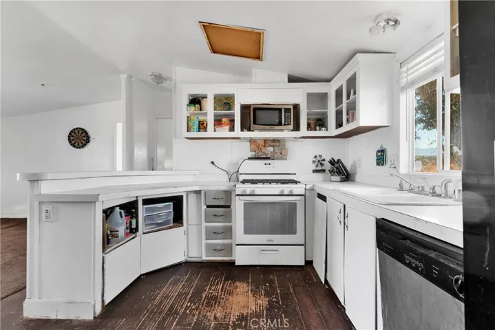 9339 Vinton Road, Phelan, California 92371