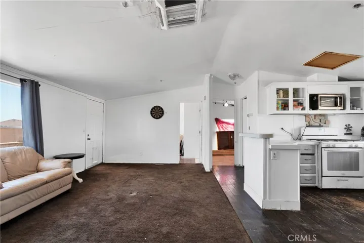 9339 Vinton Road, Phelan, California 92371