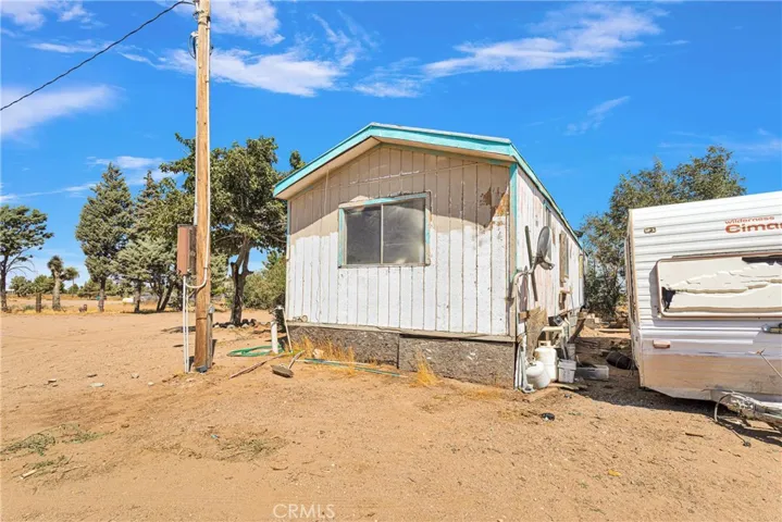 9339 Vinton Road, Phelan, California 92371