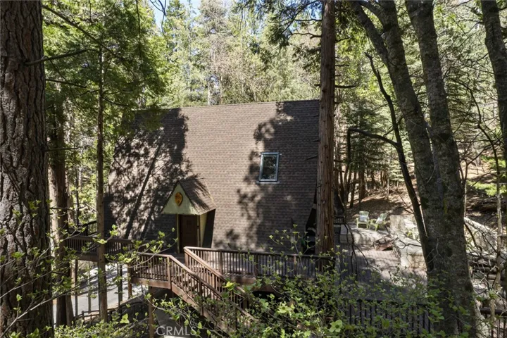 27861 Rainbow Drive, Lake Arrowhead, California 92352