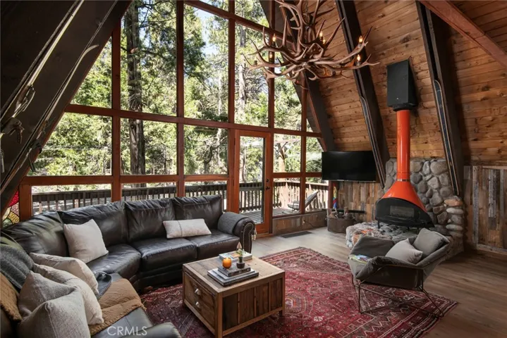 27861 Rainbow Drive, Lake Arrowhead, California 92352