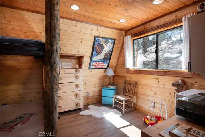 27861 Rainbow Drive, Lake Arrowhead, California 92352