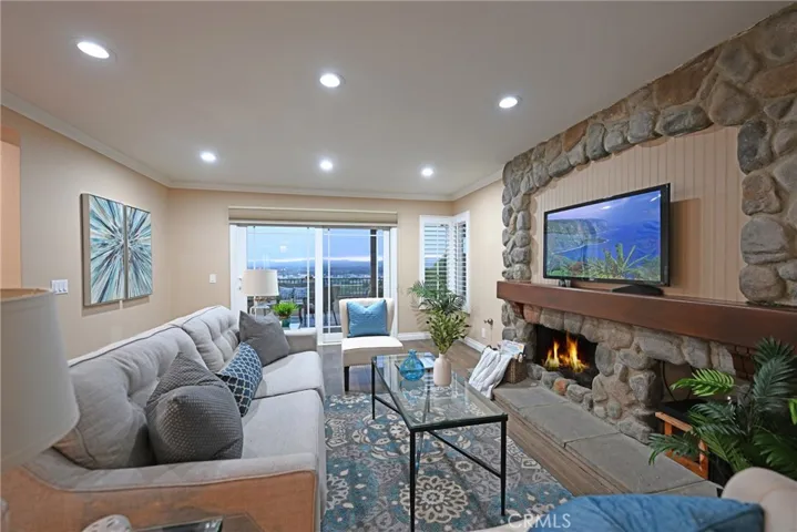 550 S Londerry Lane, Anaheim, California 92807