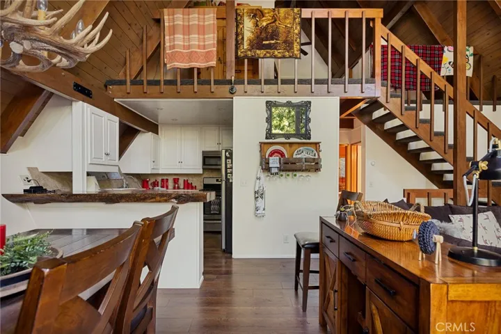28520 Shenandoah Drive, Lake Arrowhead, California 92352