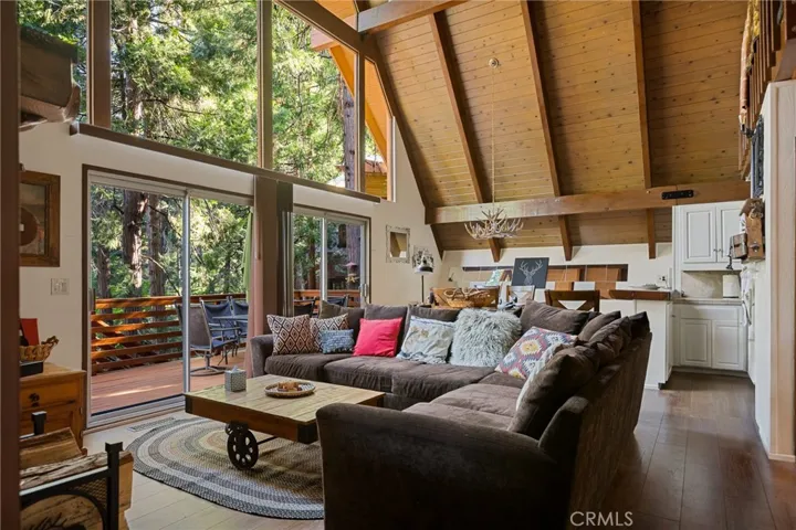 28520 Shenandoah Drive, Lake Arrowhead, California 92352