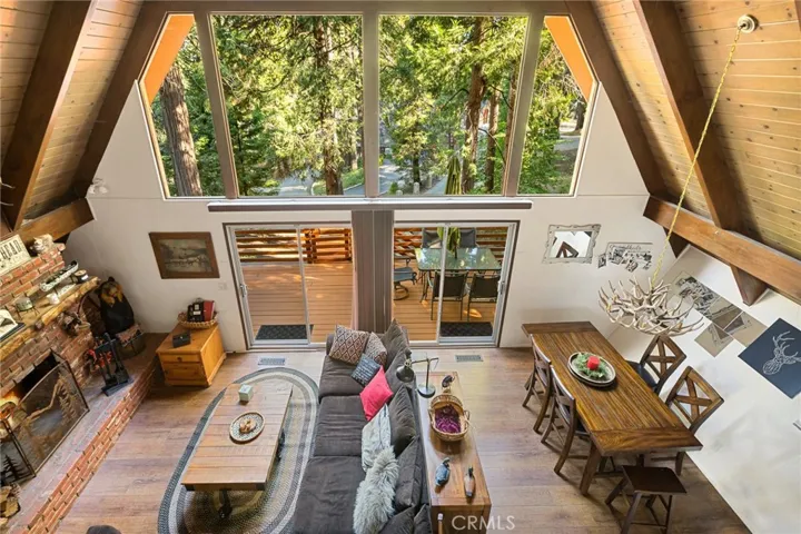 28520 Shenandoah Drive, Lake Arrowhead, California 92352
