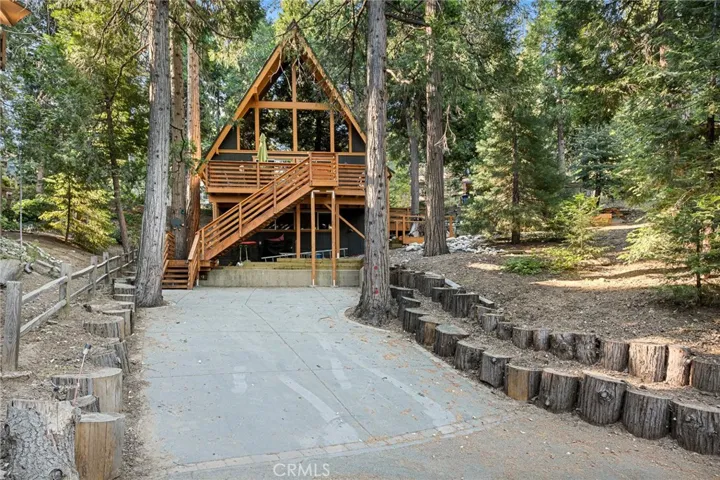 28520 Shenandoah Drive, Lake Arrowhead, California 92352