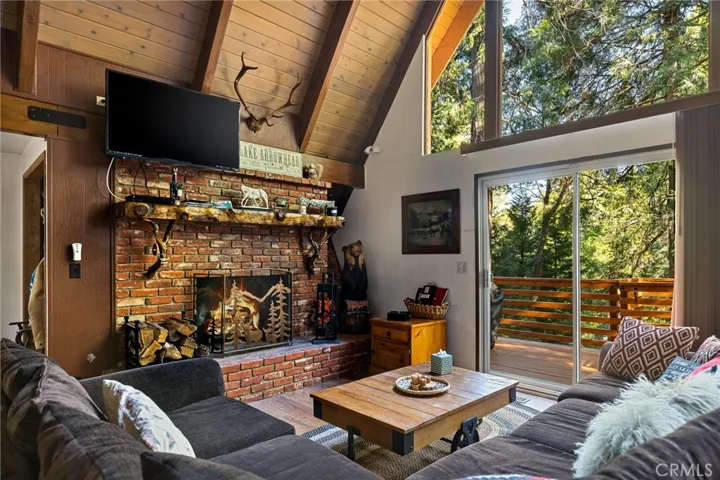 28520 Shenandoah Drive, Lake Arrowhead, California 92352